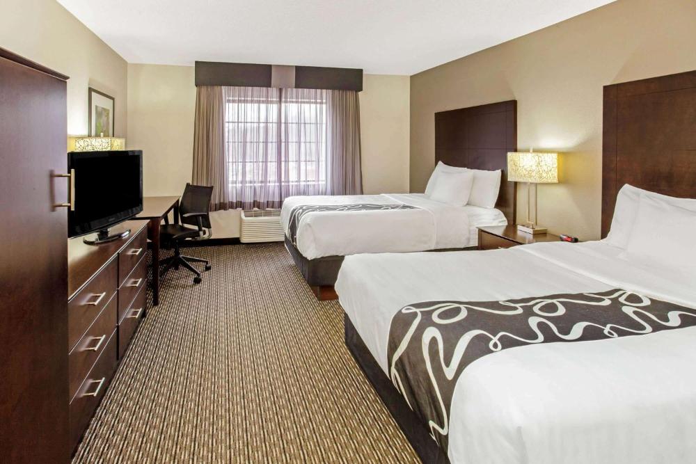 Double Room with Two Double Beds interior