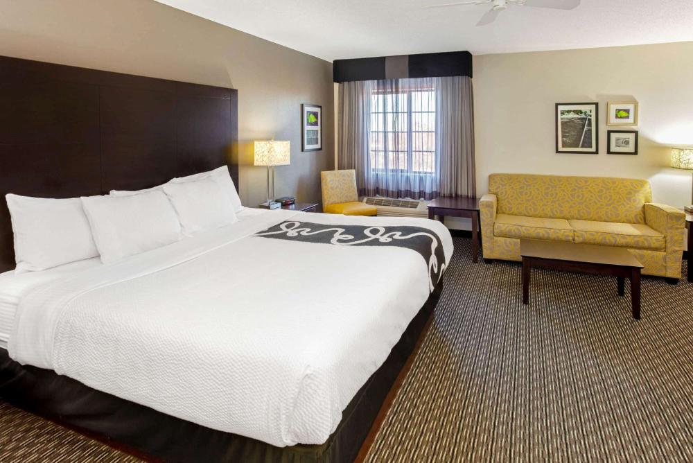 Executive King Room interior